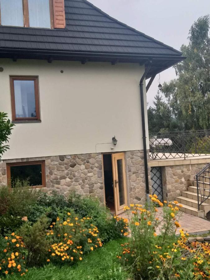 Mountain House Hotel Ustrzyki Dolne Exterior photo
