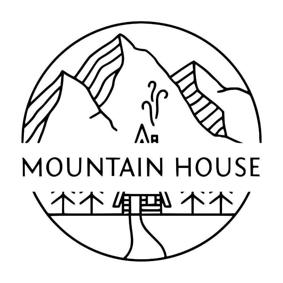Mountain House Hotel Ustrzyki Dolne Exterior photo