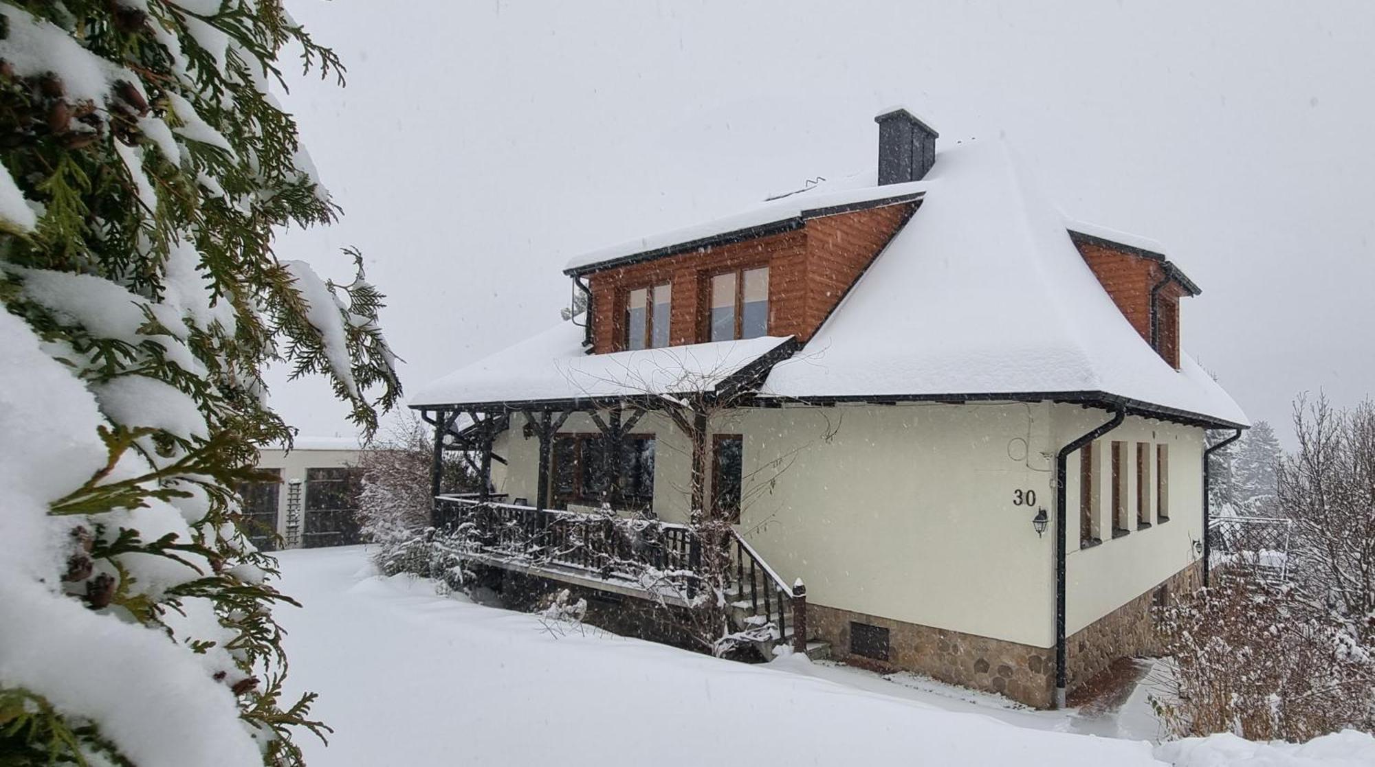 Mountain House Hotel Ustrzyki Dolne Exterior photo